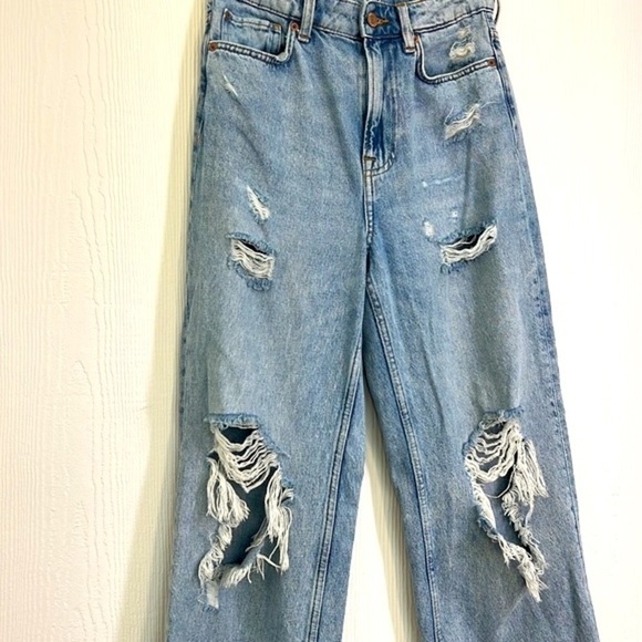 H&M - Stonewashed Distressed High Waist Loose Straight Jeans Size 4 - Picture 4 of 12